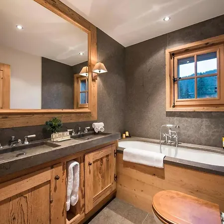 Veern 5 Bedroom Chalet بيت للعطل *
